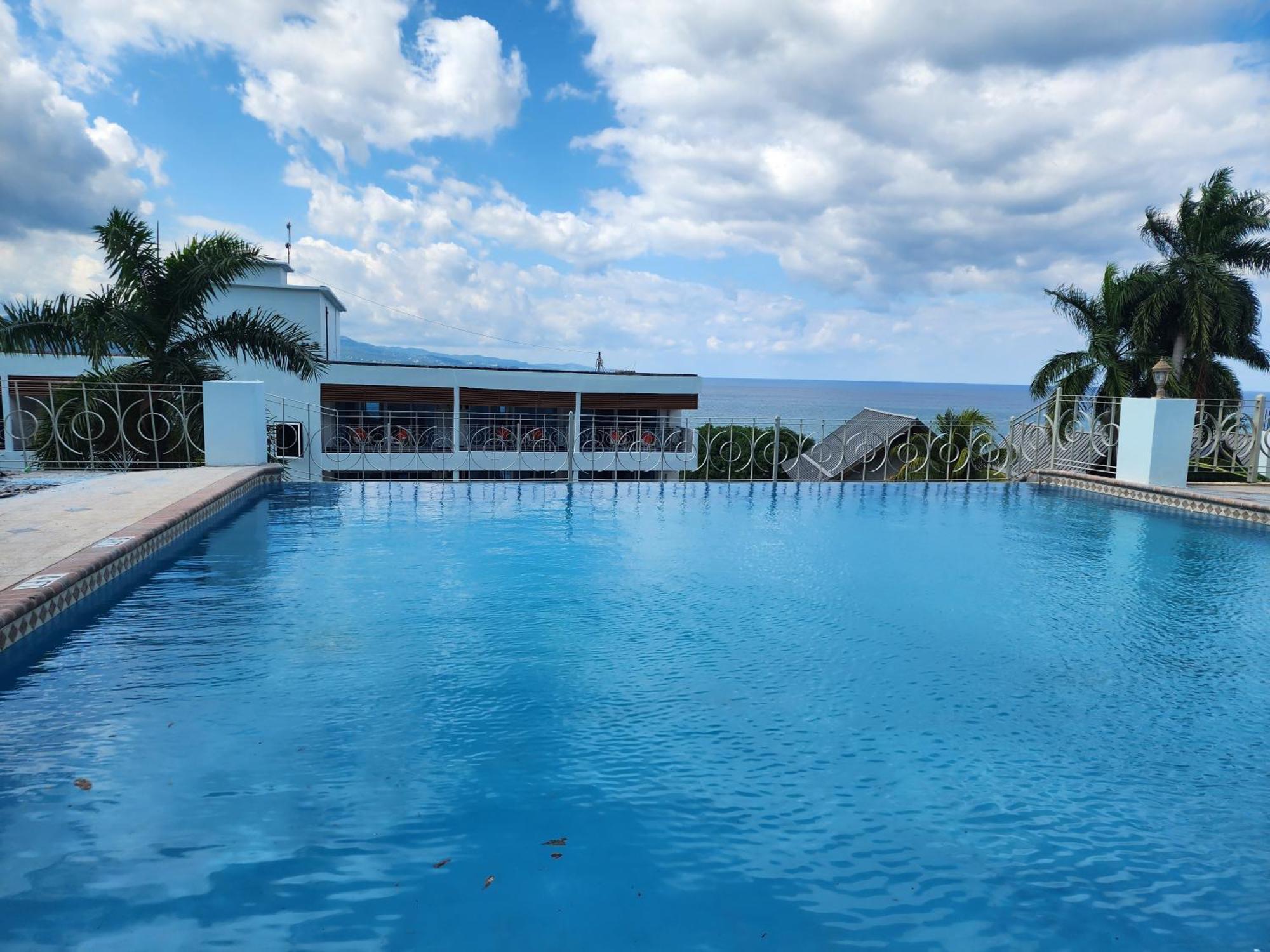 Hotel 39 Jamaica Montego Bay Buitenkant foto