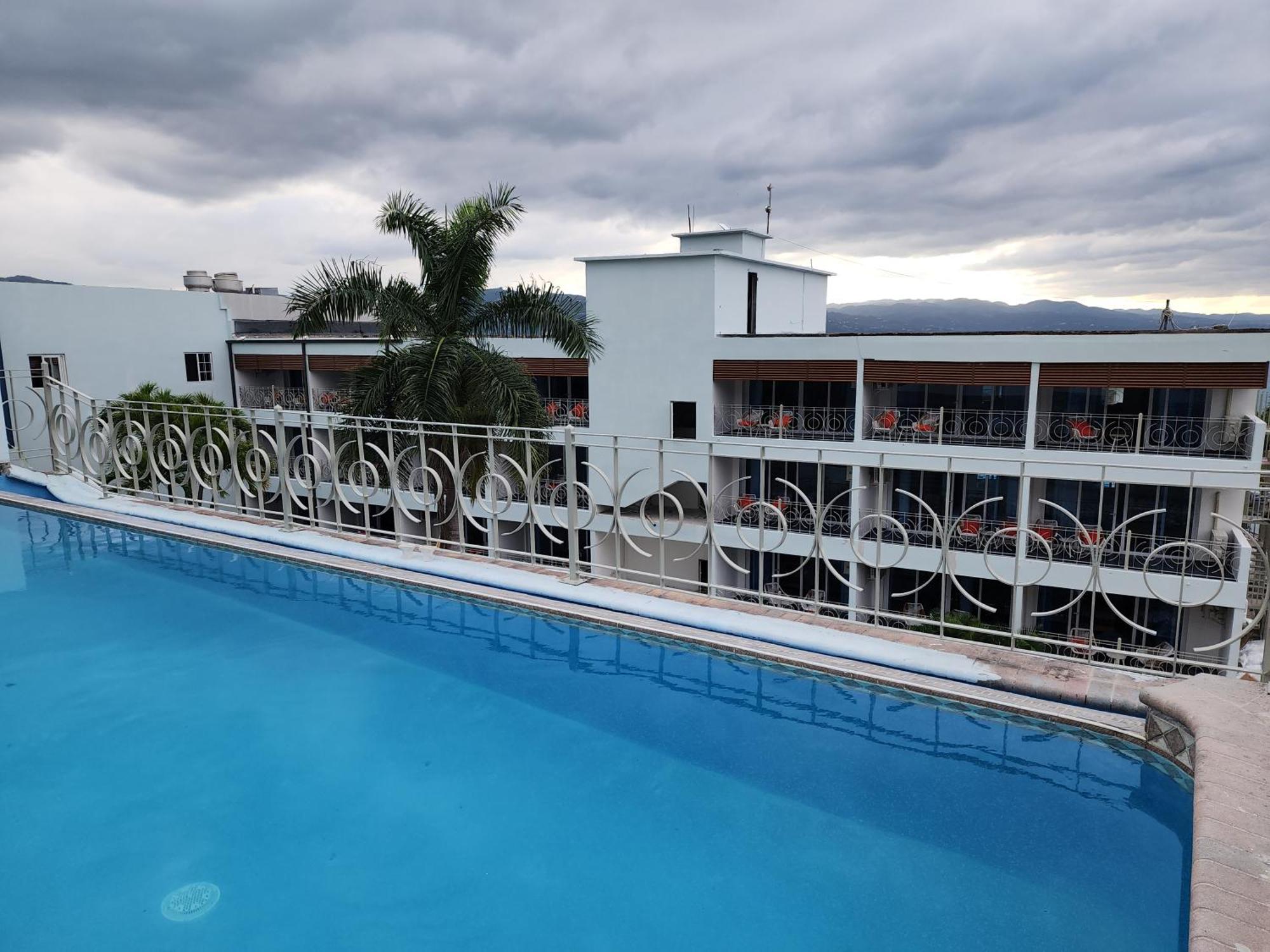 Hotel 39 Jamaica Montego Bay Buitenkant foto